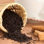 Jak działa czarna herbata?