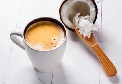 Kawa z masłem :: Kawa z masłem pijana jest od kilku lat. Autor kawy Dave Asprey sugeruje, aby napój ten stał się ...